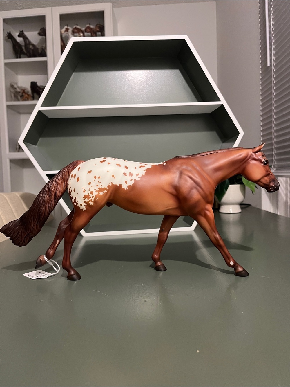 Breyer Traditional CHOCOLATEY - Picture 2 of 3